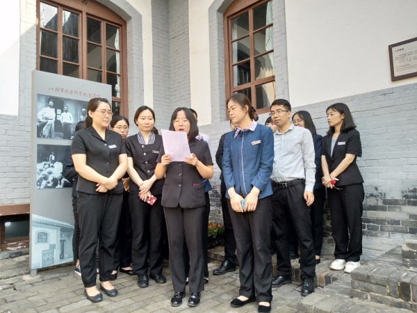 1569828364861274.jpg 诗歌_副本.jpg