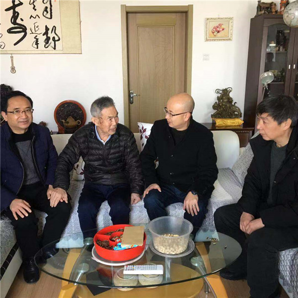 1579576010197339.jpg 春节前慰问1.jpg