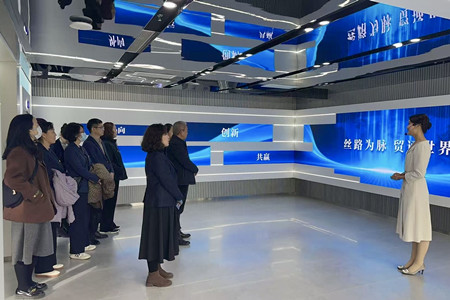 1764322516874332.jpg 易通人力公司:组织开展“循迹奋进之路 凝聚前行力量”主题党日活动_副本.jpg